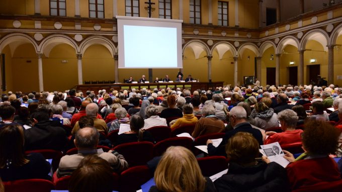 Nella voce dei poveri è il Signore che chiama. Non lasciamoci rubare la speranza che è risposta a Dio