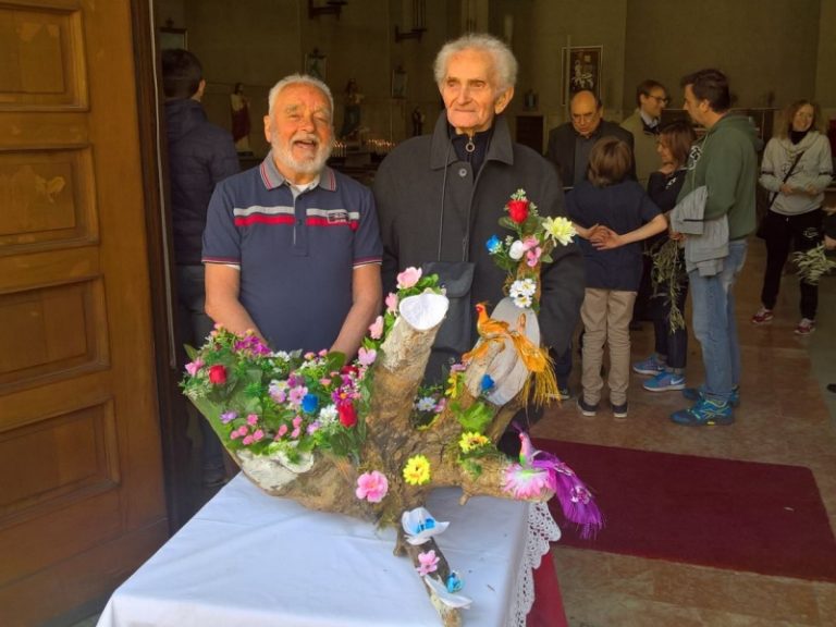 Don Silvio Tronconi (a destra)