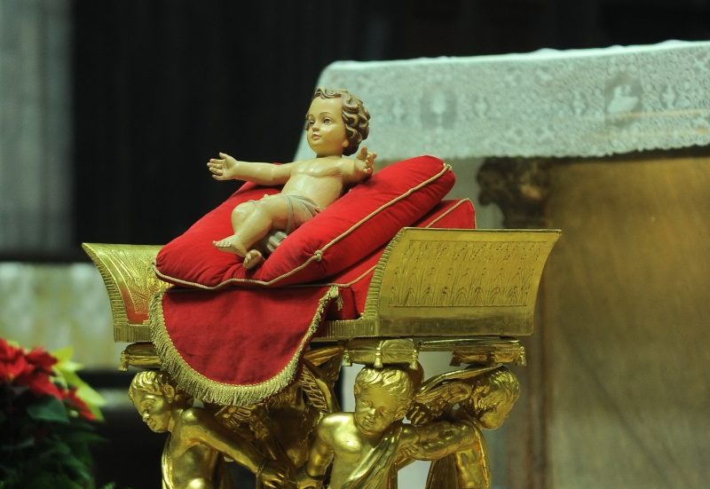 Il Gesù Bambino sull'altare del Duomo di Milano
