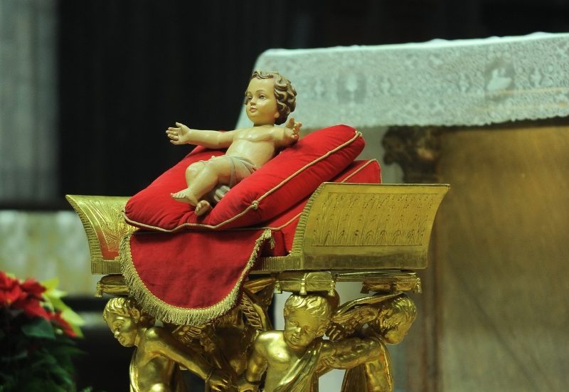 Gesù Bambino del Duomo Il Gesù Bambino sull'altare del Duomo di Milano