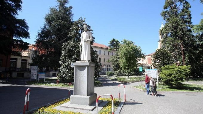 Sacra Famiglia, preghiera natalizia con Delpini 