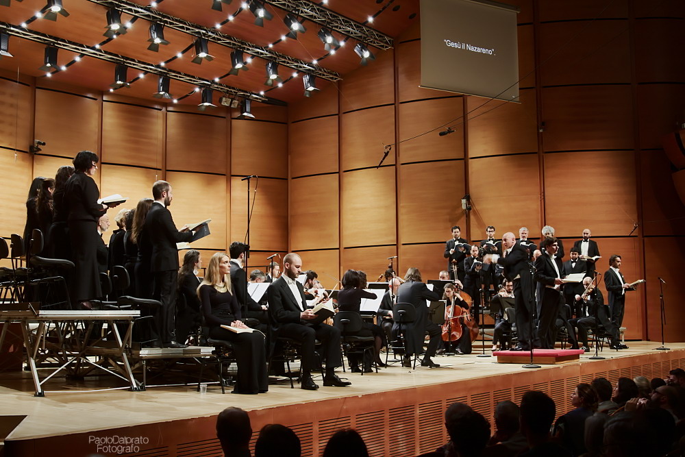 Ruben Jais dirige laBarocca nella Passione secondo Giovanni - foto Paolo Dalprato (3)