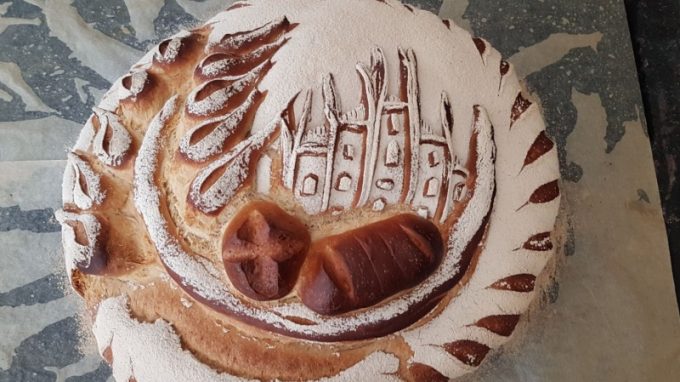 In Cattedrale una pagnotta con la forma del Duomo