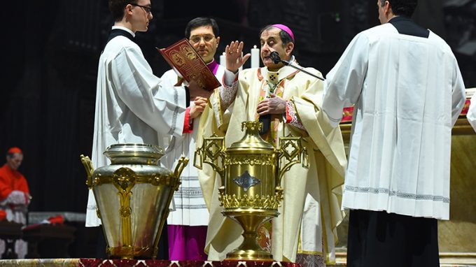 Messa Crismale, l’Arcivescovo ai sacerdoti: «Coltivate la comunione tra voi e annunciate la speranza»