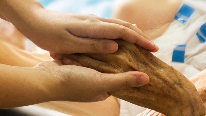 Sant’Egidio: salvare gli anziani ancora in vita