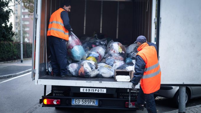 Arriva in Italia Tess, la prima filiera eticamente certificata per il recupero dei vestiti usati