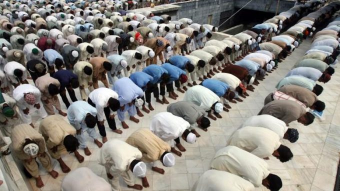 Delpini: «Fedeli musulmani, vi chiamo fratelli e sorelle»