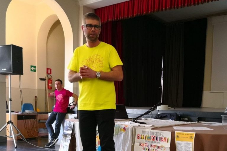 Don Luca Corbetta presenta l'oratorio estivo ai genitori