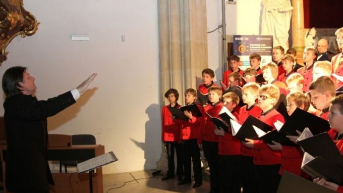 coro-varsavia-cropped