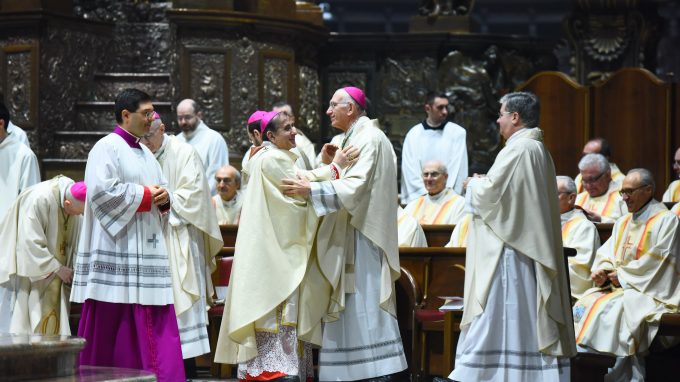 messa-crismale-in-duomo-con-larcivescovo