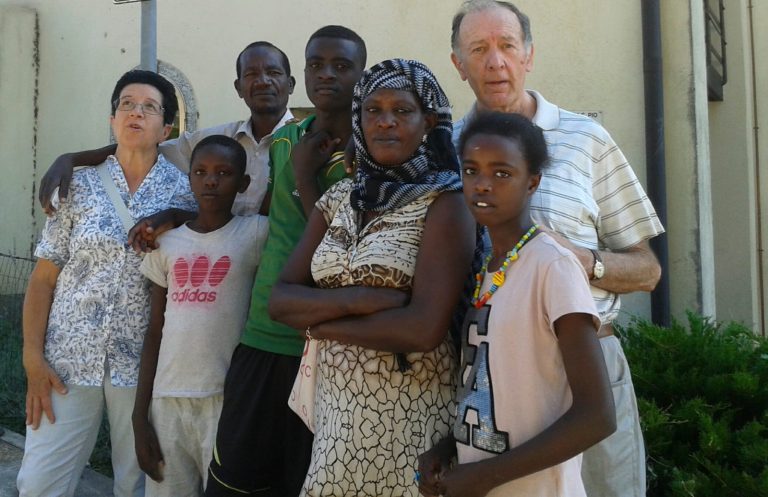 La famiglia Dunguru con alcuni nuovi amici lecchesi