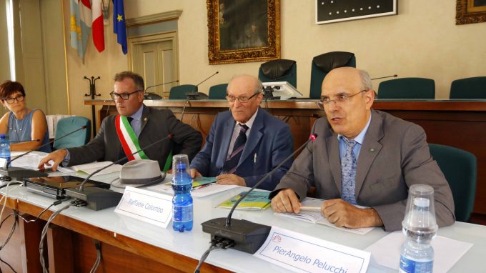13ma-edizione-del-festival-internazionale-di-cori-giovanili-g-zelioli-incontro-del-sindaco-v-brivio-con-i-direttori-cori-lecco-4-luglio-2018-da-dx-pierangelo-pelucchi-raffaele-colombo-e-virgini