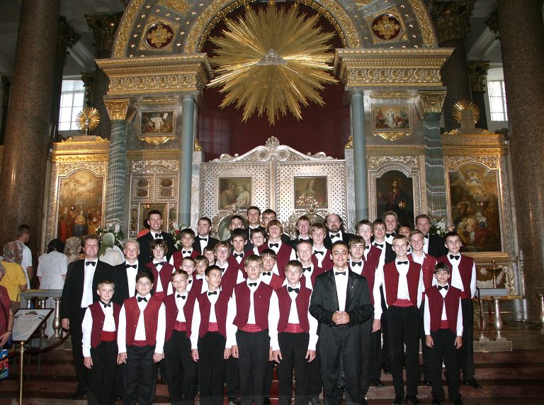 L'Ukrainian Boys Choir “Dzvinochok"