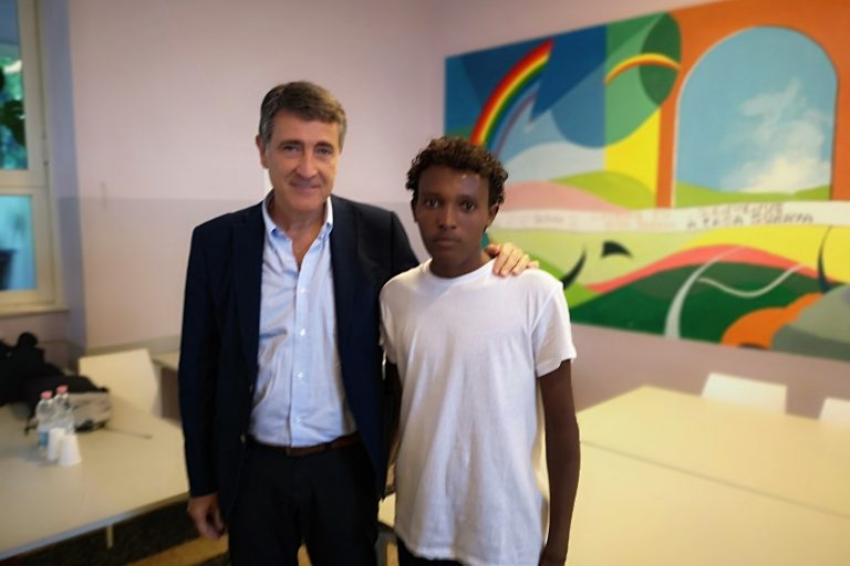 Il direttore Gualzetti con Josief Kesete