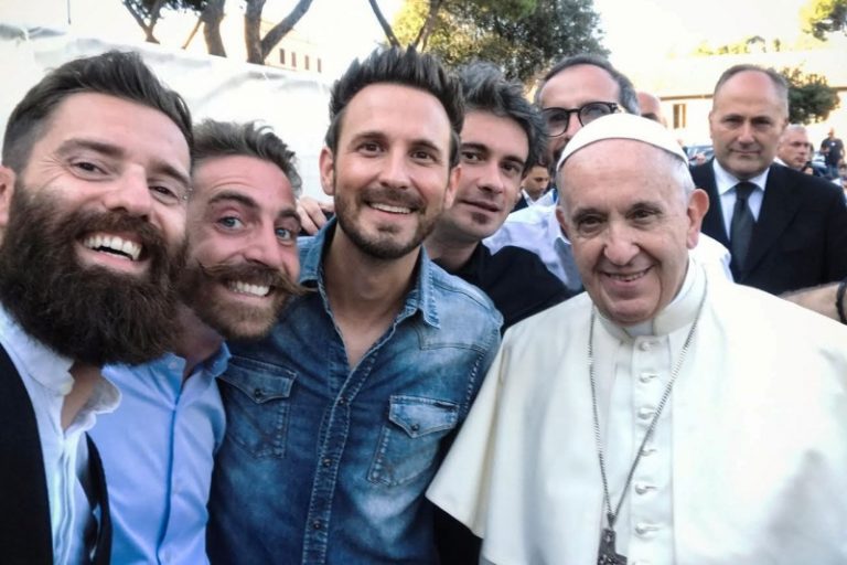 I The Sun con papa Francesco