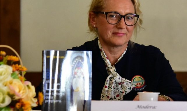 lourdes-presentaione-libro-05