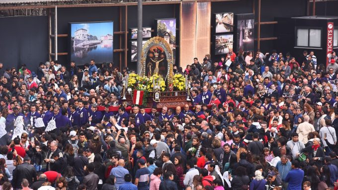 Solo la fraternità e la carità, in comunione con Cristo, rendono solida la Chiesa