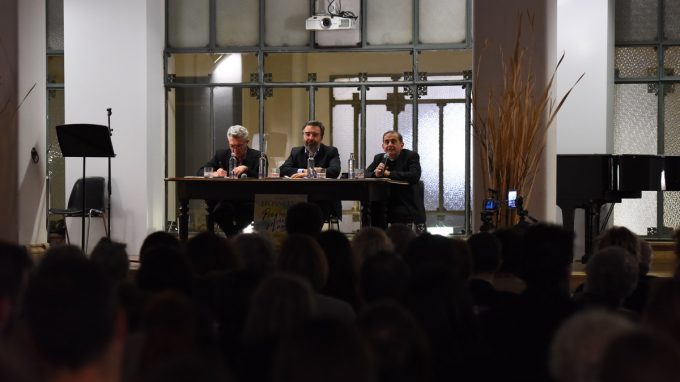 dibattito-tra-larcivescovo-e-filippo-grandi_adde