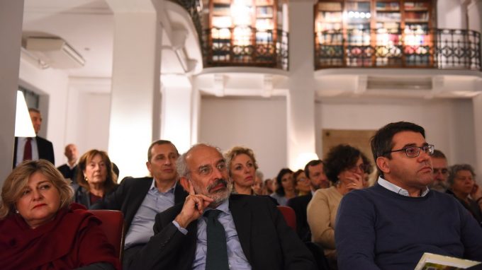 dibattito-tra-larcivescovo-e-filippo-grandi_addf