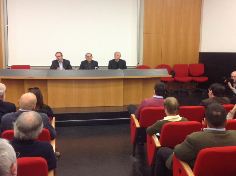 Un'immagine di un precedente incontro tra l'Arcivescovo e gli amministratori pubblici monzesi