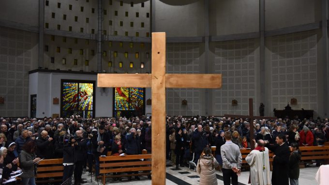 10 marzo, nella Via Crucis si prega per la pace 