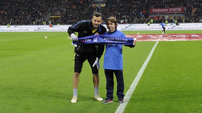 handanovic-con-sciarpa-jtc