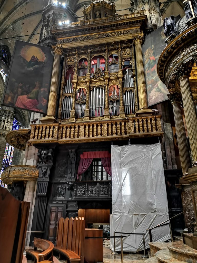 Il ponteggio all'interno del Duomo