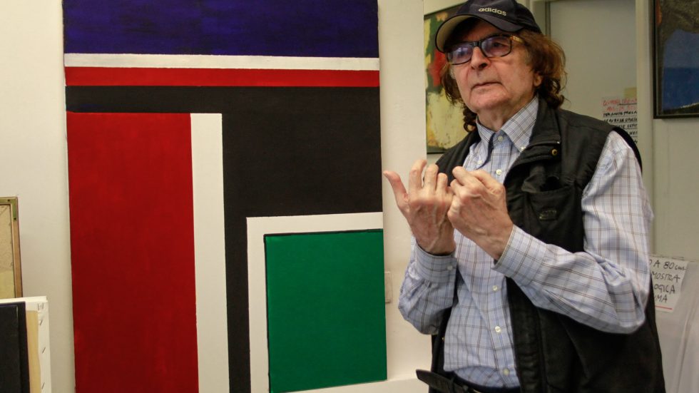 Giancarlo Cerri con una delle sue ultime opere (foto di Alfredo Felletti)