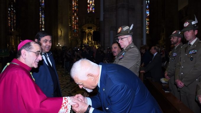 saluto-alpini-delpini-e