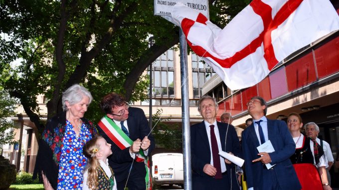 7fd92228-68ab-4db3-bf03-13435eb66f4f