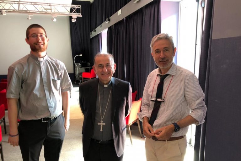 L'Arcivescovo con don Luca Parolari e Roberto Mauri