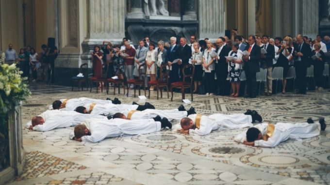 Due diaconi milanesi per la Fraternità San Carlo