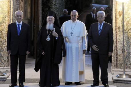 Papa Francesco con il Patriarca Bartolomeo e i Presidenti di Israele e Palestina in Vaticano l'8 giugno 2014