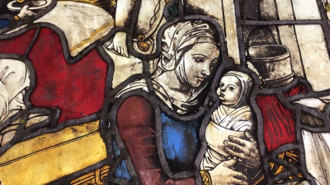 Nel Duomo di Milano torna a splendere la vetrata di san Giovanni Damasceno