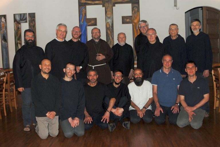 La Comunità di Dumenza con il Vicario episcopale monsignor Paolo Martinelli