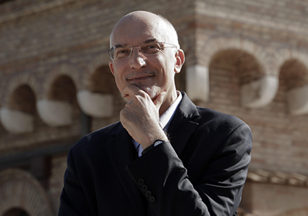 Padre Occhetta presenta il suo «Ricostruiamo la politica» a Milano