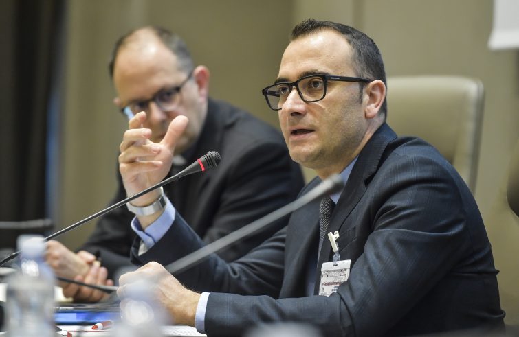 Vincenzo Corrado e, sullo sfondo, don Ivan Maffeis