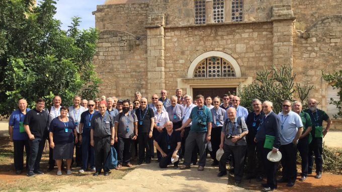 I preti ambrosiani sulla tomba di Barnaba