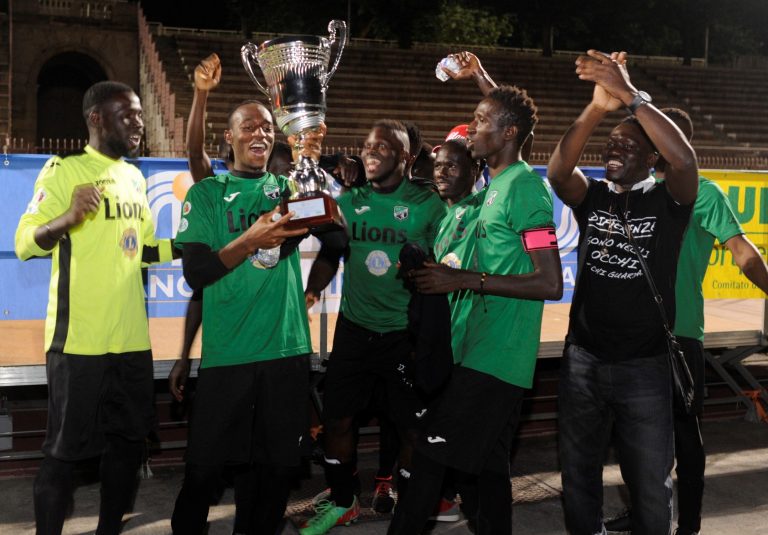 La finale del torneo “Terzo Tempo - A Milano nessuno sta in panchina”, organizzato nel 2018 da Comune di Milano, Csi e altri all’Arena Civica e vinto dai Panafrica United Bresso 4 