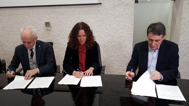 Da sinistra: Giovanni Pirovano (vicepresidente Banca Mediolanum), Sara Doris (presidente esecutivo di Fondazione Mediolanum Onlus) e Luciano Gualzetti (presidente Fondazione San Bernardino)