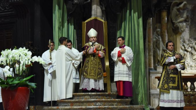 Ricordare i defunti testimoniando, da credenti nel Risorto, che la vita ha vinto la morte