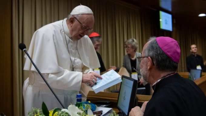 Papa Francesco: abolito il segreto pontificio per gli abusi