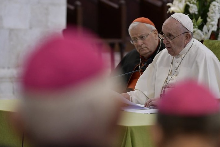 Papa Francesco a Bari con il cardinale Bassetti