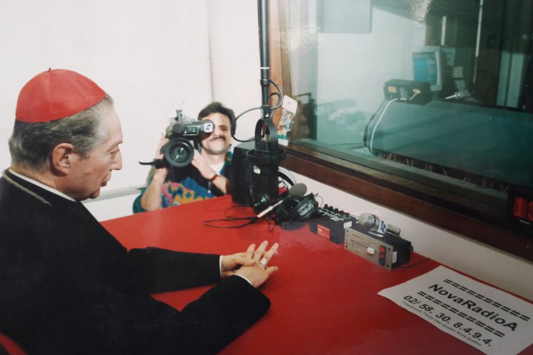 Il cardinale Martini negli studi di Novaradio A