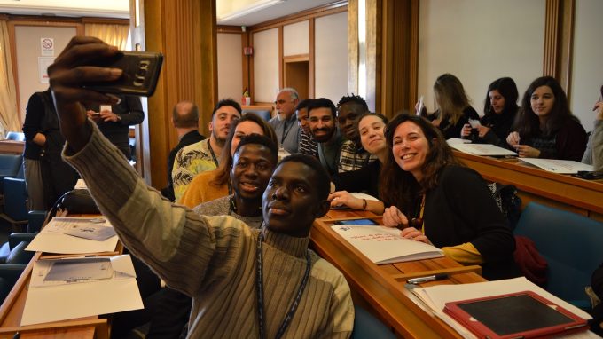 Stranieri in Italia, nel 2023 in calo gli “irregolari”