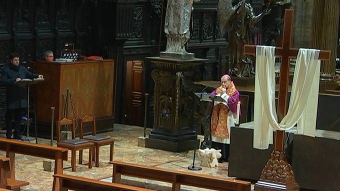Via Crucis con l'Arcivescovo in diretta tv, radio e web