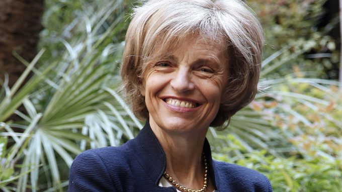 La solidarietà dietro il bancone della farmacia