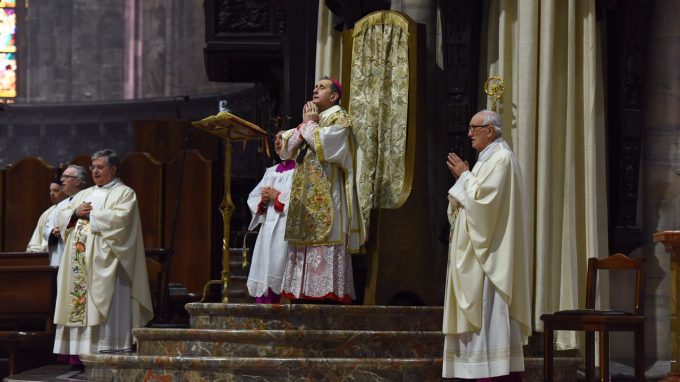 «Con la luce di Pasqua, il paese delle tenebre è rivelazione, la situazione diventa occasione»