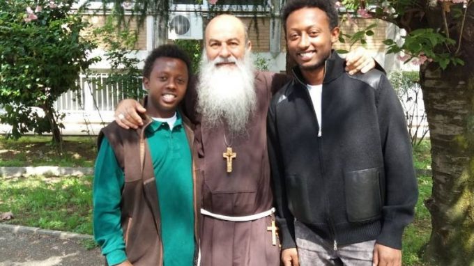 I Frati Cappuccini Missionari: «Non lasciamo soli chi crea lavoro e sfama poveri e orfani»