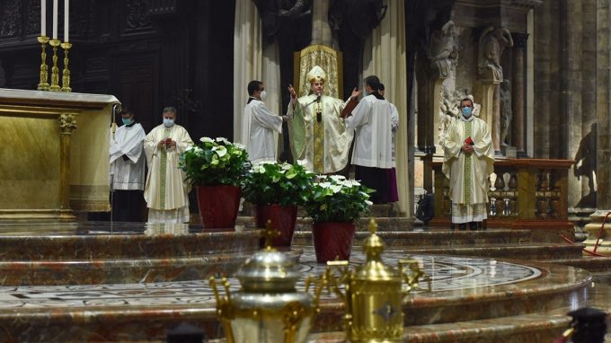 Preti e Arcivescovo insieme alla Messa Crismale, un forte segno di ripartenza